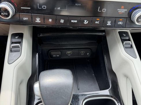Certified 2023 Kia Telluride S w/ S Sunroof Package AWD/4WD image 25