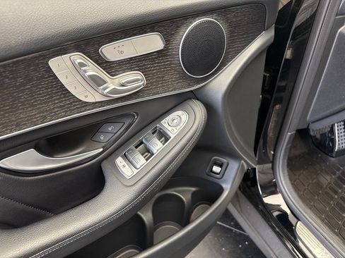 Used 2022 Mercedes-Benz GLC 300 4MATIC image 12