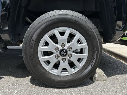 Used 2024 Toyota Tacoma SR5 RWD image 9