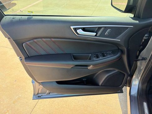 Used 2021 Ford Edge ST-Line FWD image 12