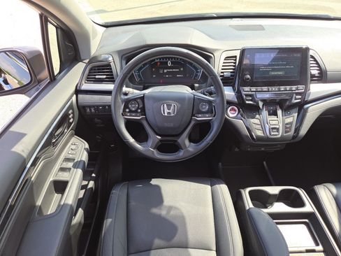 Used 2023 Honda Odyssey Touring image 25