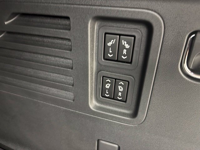 Used 2026 GMC Acadia Denali Ultimate w/ LPO, All-Weather Package AWD/4WD image 12