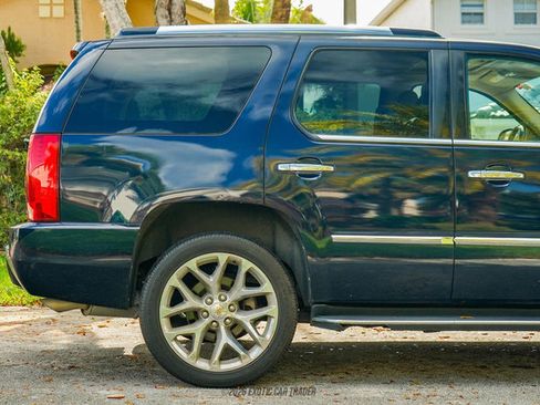 Used 2009 Cadillac Escalade AWD image 10