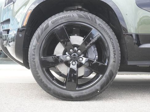 New 2026 Land Rover Defender 130 X-Dynamic SE image 35