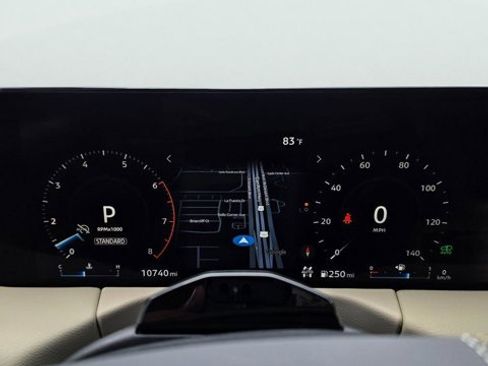 Certified 2025 Nissan Armada Platinum Reserve AWD/4WD image 17