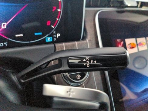 Used 2025 Mercedes-Benz E 350 Sedan image 11