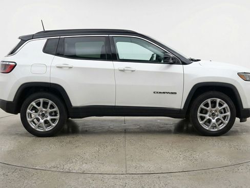 Used 2025 Jeep Compass Limited AWD/4WD image 11