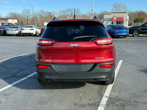 Used 2017 Jeep Cherokee Sport image 13