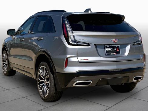 Used 2025 Cadillac XT4 Sport w/ Technology Package FWD image 11