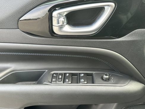 New 2026 Jeep Compass Limited image 12