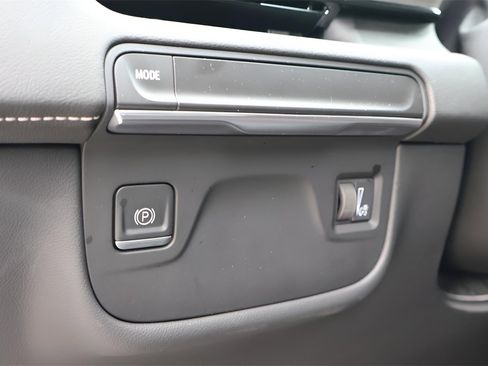 Used 2023 Cadillac Escalade Premium Luxury image 23