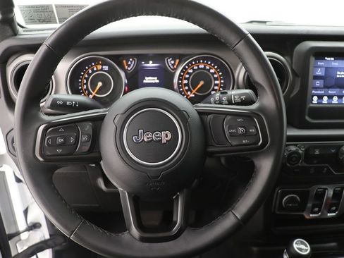 Used 2022 Jeep Wrangler Willys image 13