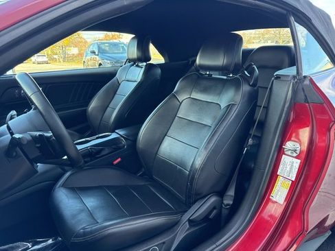 Used 2016 Ford Mustang Premium image 11