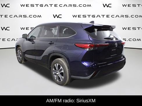 Used 2023 Toyota Highlander XLE image 5