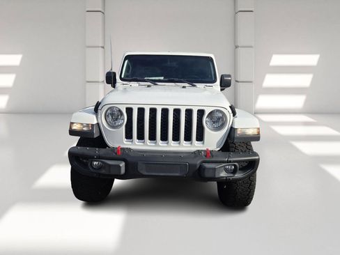 Used 2020 Jeep Gladiator Overland image 2