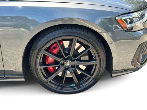 Used 2024 Audi S8 w/ S8 Comfort Plus Package AWD/4WD image 18