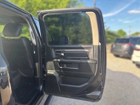 Used 2018 RAM 2500 Big Horn w/ Sport Appearance Group AWD/4WD image 28