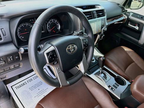 Used 2022 Toyota 4Runner Limited AWD/4WD image 24