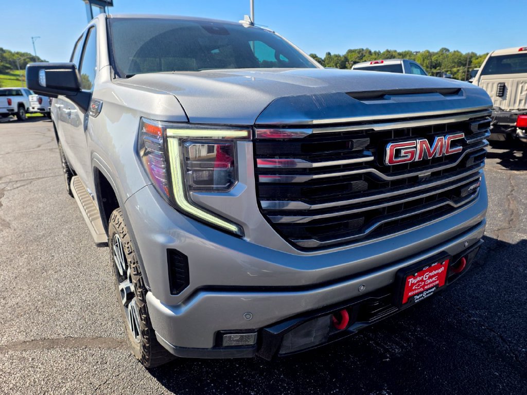 Used 2024 GMC Sierra 1500 AT4 w/ Technology Package AWD/4WD image 13