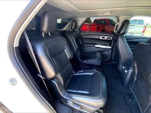Certified 2021 Ford Explorer XLT w/ Equipment Group 202A AWD/4WD image 20