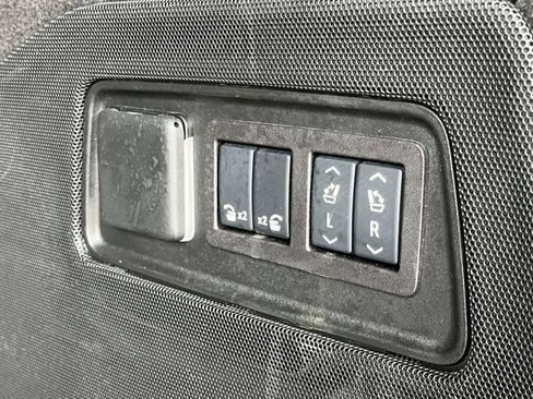 Used 2024 Cadillac Escalade ESV Premium Luxury AWD/4WD image 23