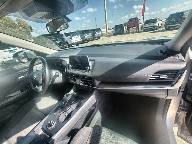 Used 2025 Nissan Rogue SV AWD/4WD image 28