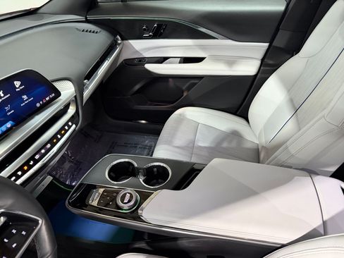 Certified 2024 Cadillac Lyriq Luxury RWD image 18