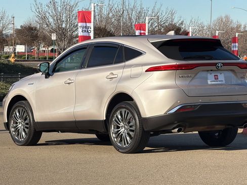 Used 2021 Toyota Venza Limited image 6