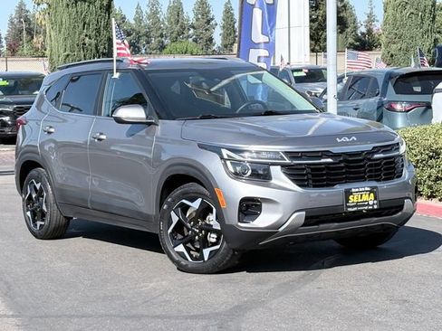 Used 2024 Kia Seltos EX FWD image 2