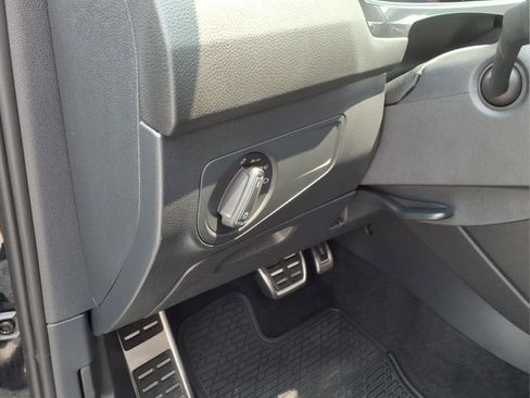 Used 2023 Volkswagen Tiguan SE R-Line AWD/4WD image 25