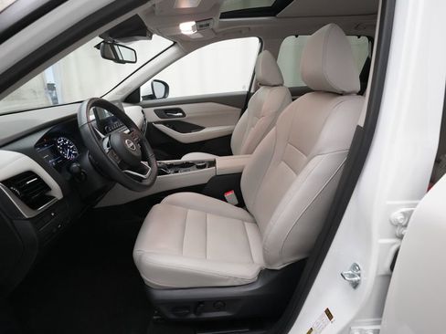 Certified 2023 Nissan Rogue SL w/ SL Premium Package AWD/4WD image 7