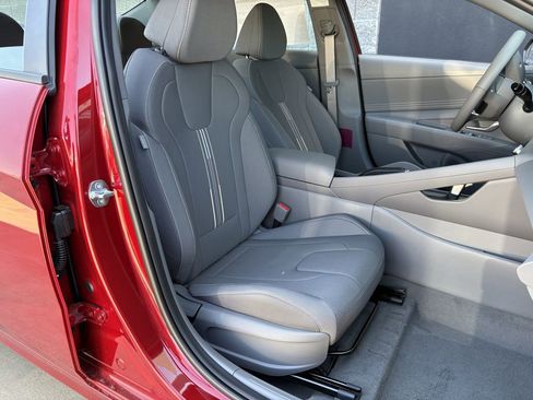 New 2025 Hyundai Elantra Sport image 25