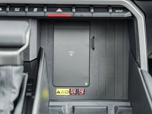 Used 2025 Toyota Tundra Limited image 29