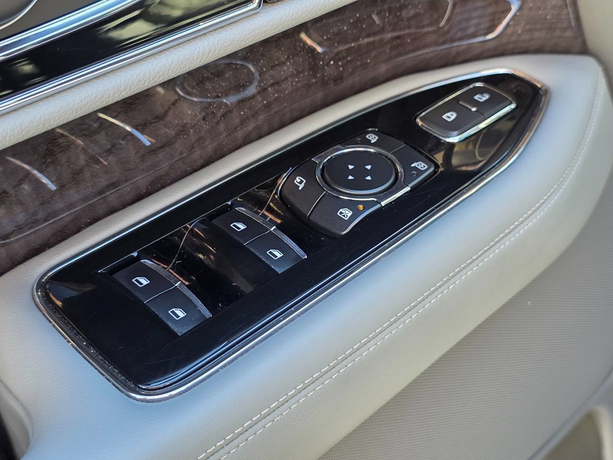 Used 2018 Lincoln Navigator L Select w/ Technology Package RWD image 32