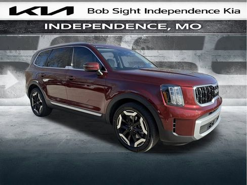 Certified 2023 Kia Telluride EX w/ EX Captain's Chair Package image 27