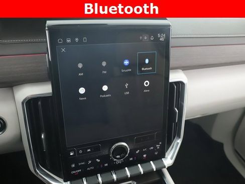 Used 2024 GMC Acadia Denali image 5