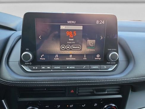 Used 2024 Nissan Rogue S FWD image 20