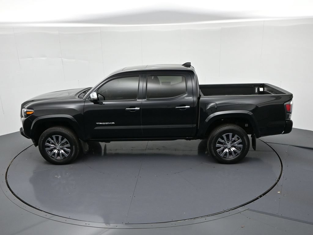 Used 2022 Toyota Tacoma Limited AWD/4WD image 18