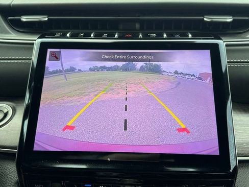 Certified 2022 Jeep Grand Cherokee Overland w/ Luxury Tech Group IV RWD image 17