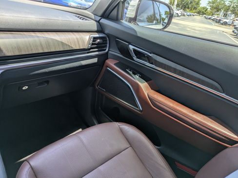 Certified 2023 Kia Telluride SX FWD image 15