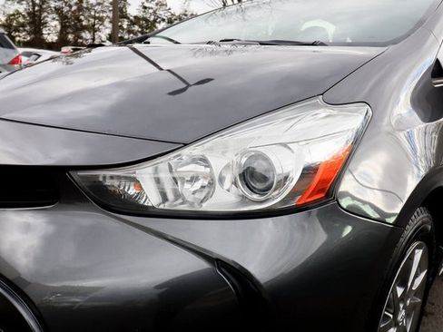 Used 2017 Toyota Prius V Four image 19