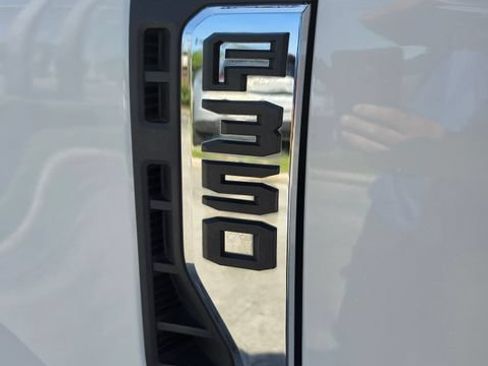 Used 2024 Ford F350 Platinum w/ FX4 Off-Road Package AWD/4WD image 14