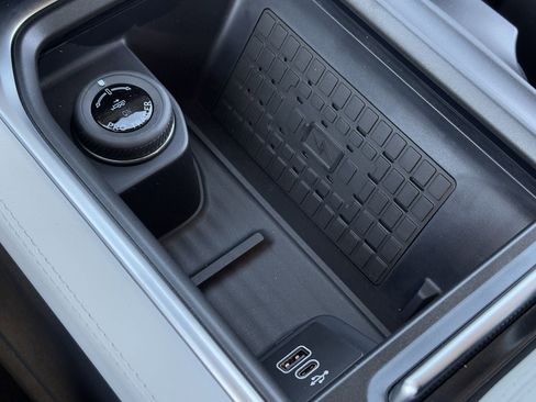 New 2025 Ford Expedition Platinum w/ Driver's Package image 53