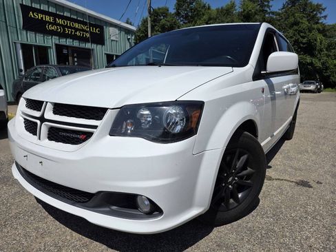 Used 2019 Dodge Grand Caravan GT FWD image 2