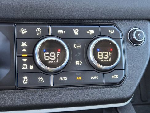 Used 2020 Land Rover Defender 110 SE image 16