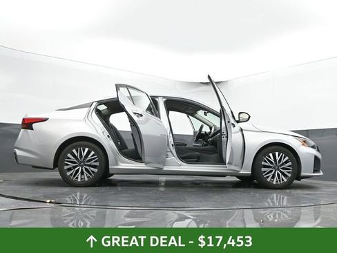 Used 2024 Nissan Altima 2.5 SV image 76