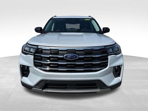 New 2026 Ford Explorer Active RWD image 2