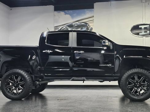 Used 2016 GMC Canyon SLT w/ Driver Alert Package AWD/4WD image 16