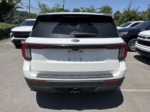 Used 2025 Ford Explorer ST-Line w/ Premium Package RWD image 3