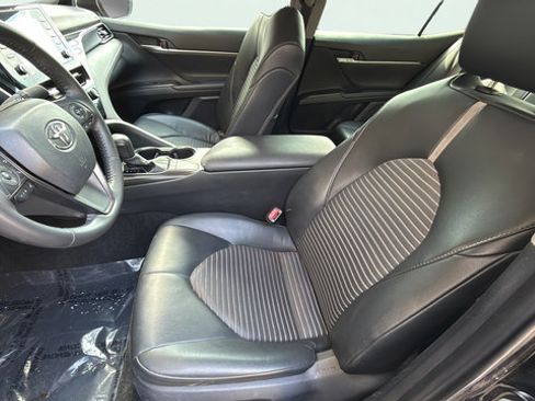 Used 2024 Toyota Camry SE FWD image 11